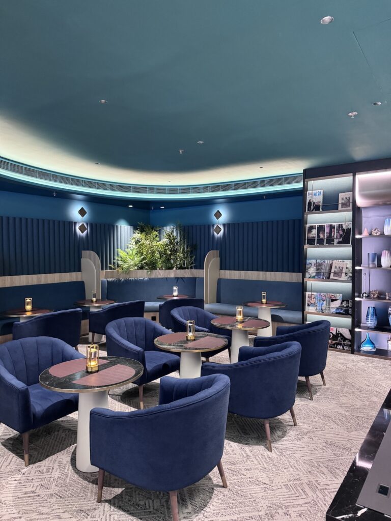 獲得 2025 年區域最佳機場貴賓室的 Kyra Lounge （香港國際機場第一航廈）